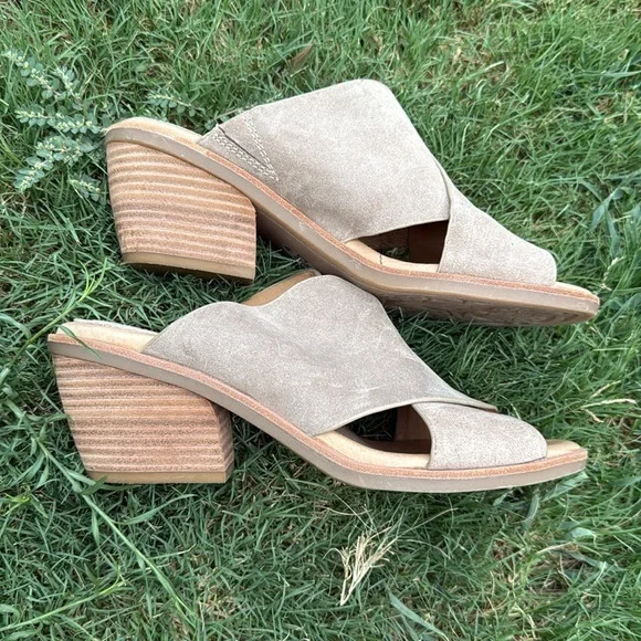 Sofft Gold Sandals Elegant Criss-Cross Design size 10 M - Picture 7 of 9